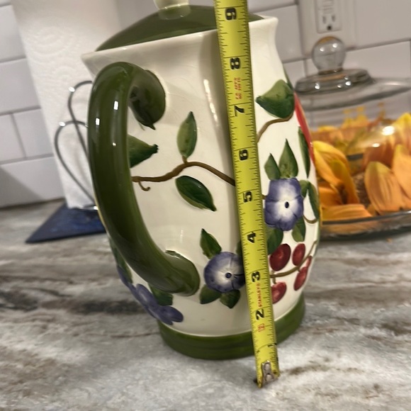 Vintage Pitcher with Lid - Picture 7 of 7